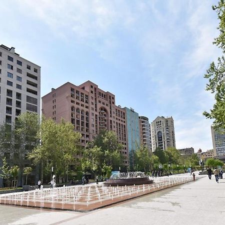 74/3New Building In The Center Of The Capital Apartment Yerevan Ngoại thất bức ảnh