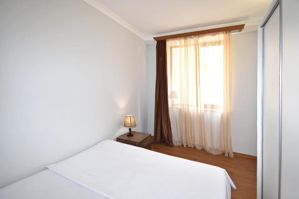 74/3New Building In The Center Of The Capital Apartment Yerevan Ngoại thất bức ảnh