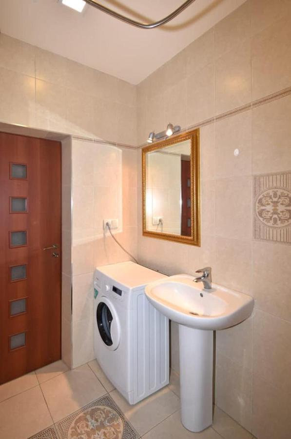 74/3New Building In The Center Of The Capital Apartment Yerevan Ngoại thất bức ảnh