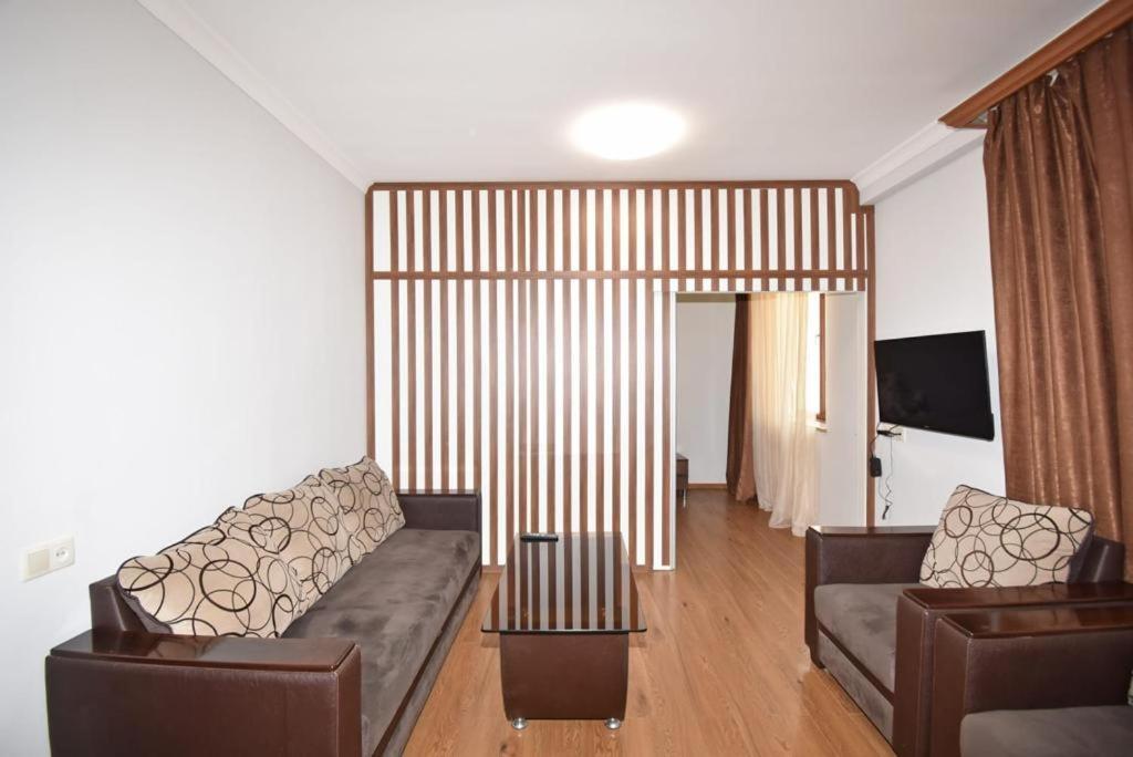 74/3New Building In The Center Of The Capital Apartment Yerevan Ngoại thất bức ảnh